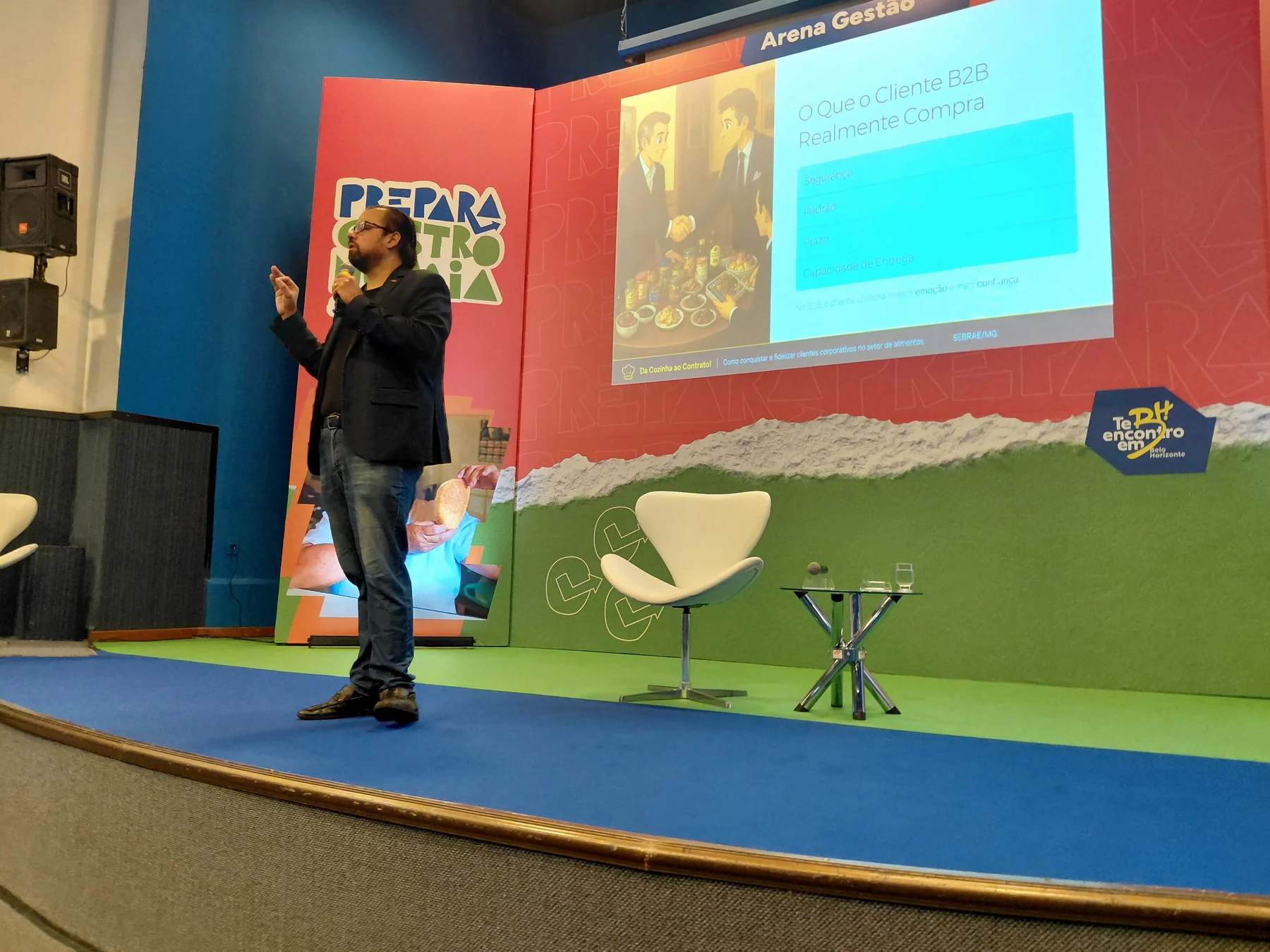 José Júnior Lima palestrando na Arena Gestão do Prepara Gastronomia
